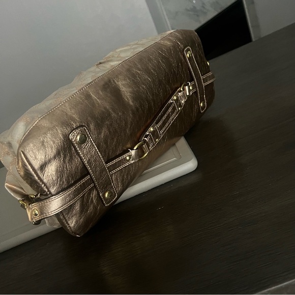 Coach Purse - Picture 4 of 5